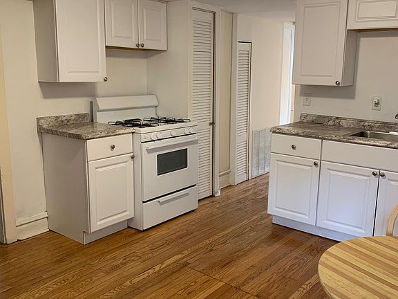 3rd image of 1320 W Barry Ave #1