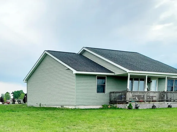 9640 Gravel Ridge Dr, Farwell, MI 48622