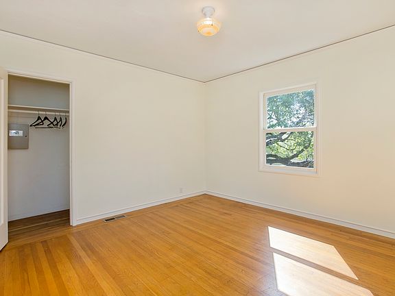 5th image of 1372 Tomlee Dr