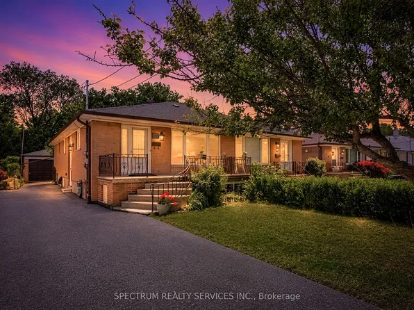 37 Newlin Cres, Toronto, ON M3L 1X5