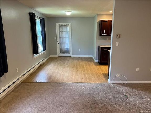 5th image of 572 Sierra Vista Ln