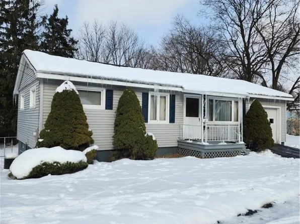 118 Valley View Dr, Syracuse, NY 13207
