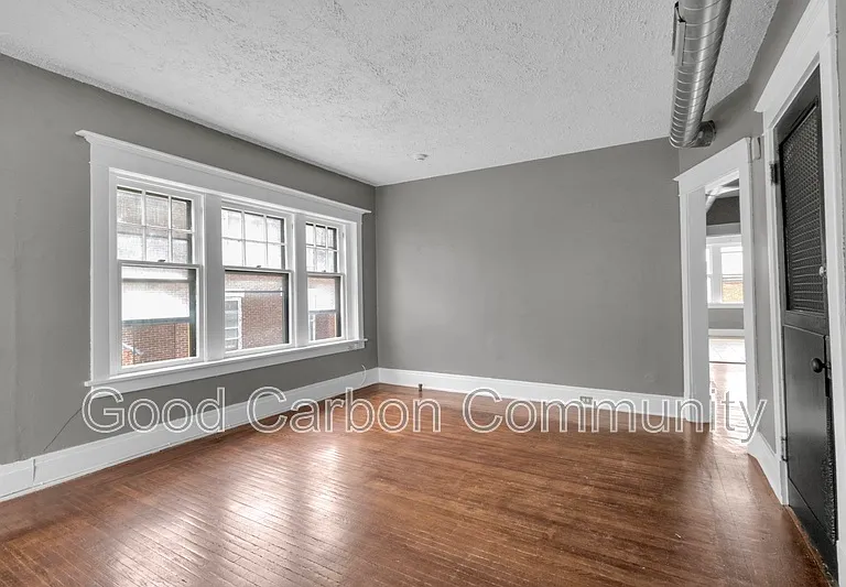 81 Saranac Ave #UPPER — Photo 4