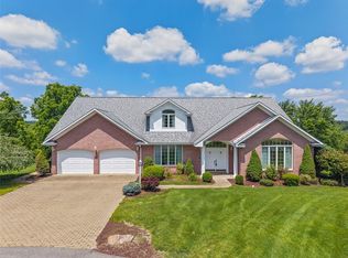 21 Timbercrest Cir, Cecil, PA 15321
