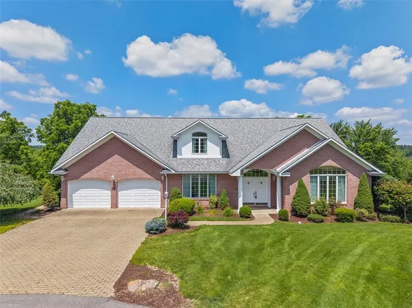 21 Timbercrest Cir, Cecil, PA 15321