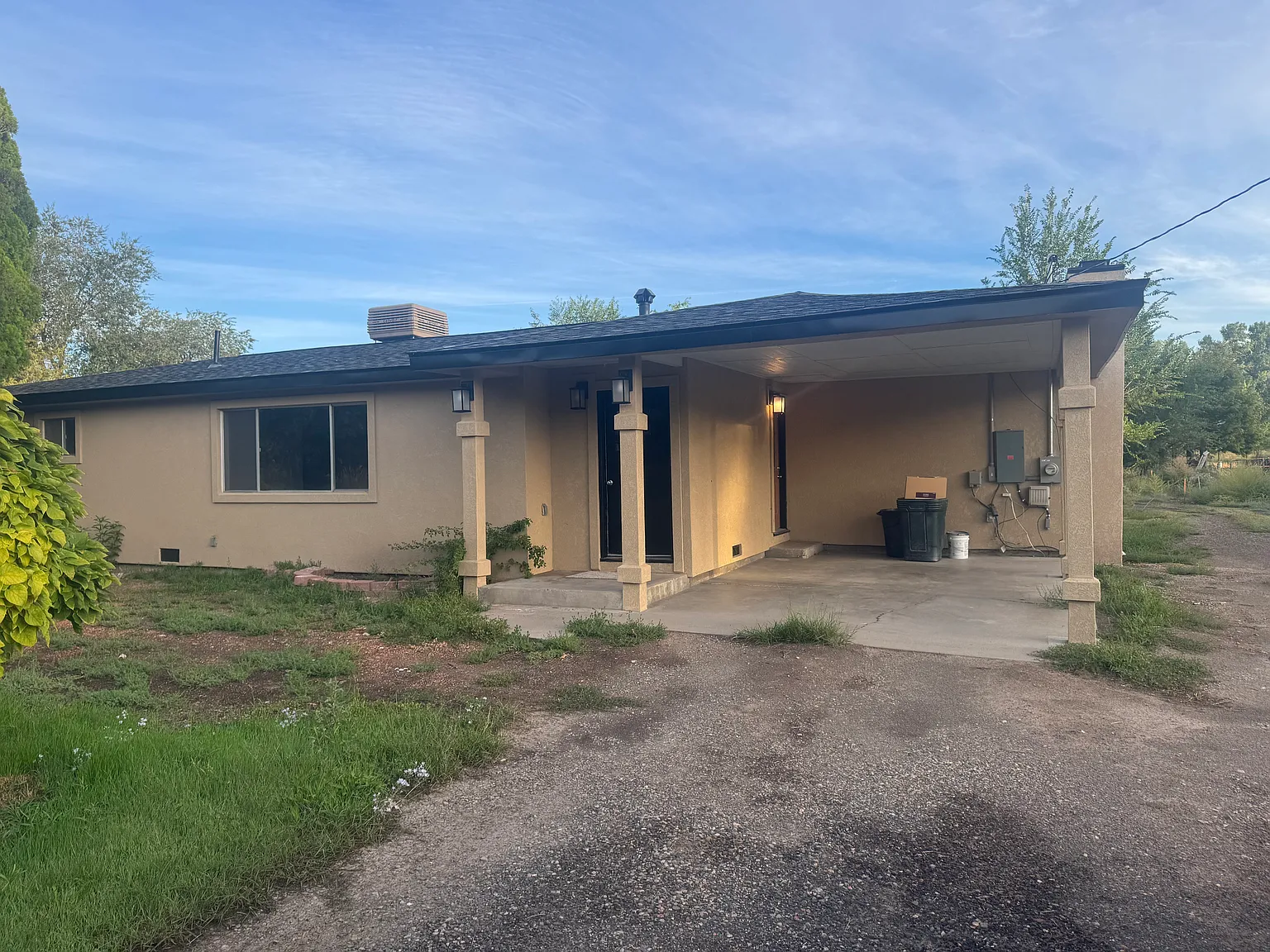 3 bed, 1.5 bath, 1918 sqft, $2,400 — Photo 2
