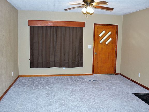 3rd image of 1113 Shelden St