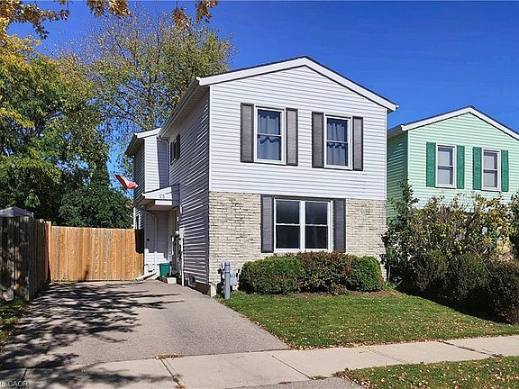3rd image of 25 Timberlane Cres