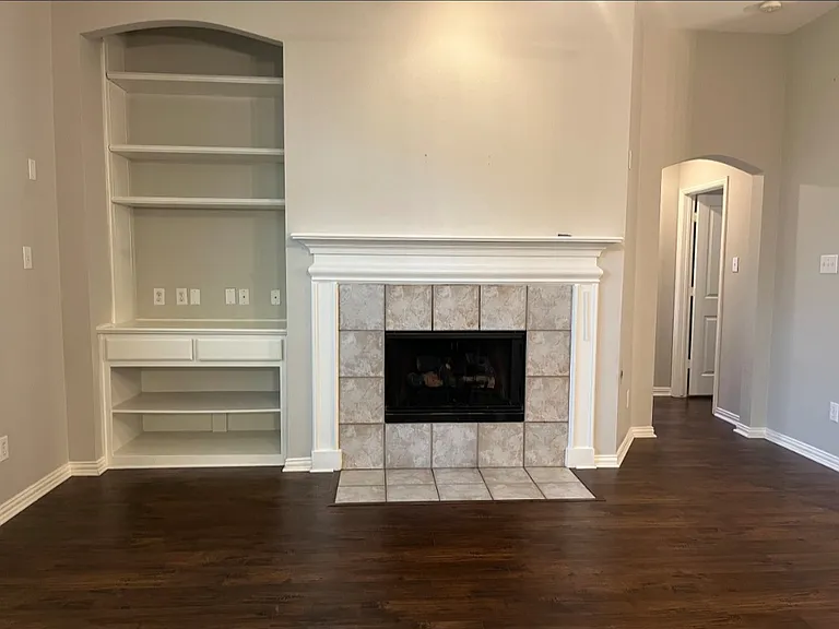 2702 View Mdw — Photo 9