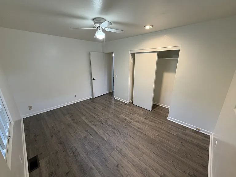 8720 Newhouse St — Photo 12