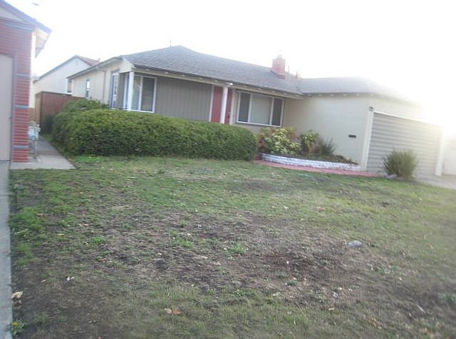 1st image of 418 Lloyd Ave