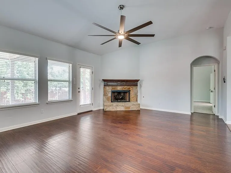 628 Bottle Brush Dr — Photo 5