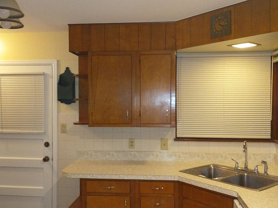 1st image of 815 Ellwood Ave