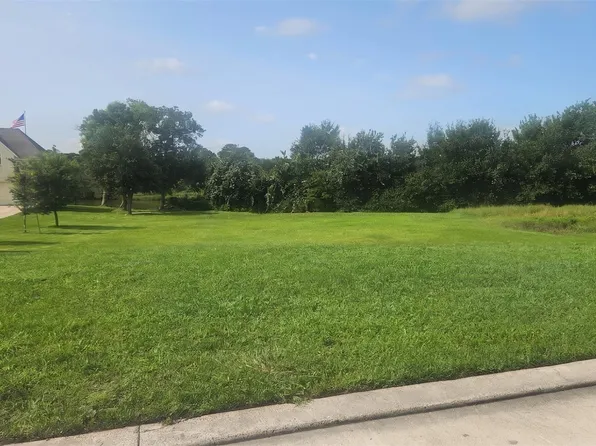 4440 E Bayou Maison Cir, Dickinson, TX 77539