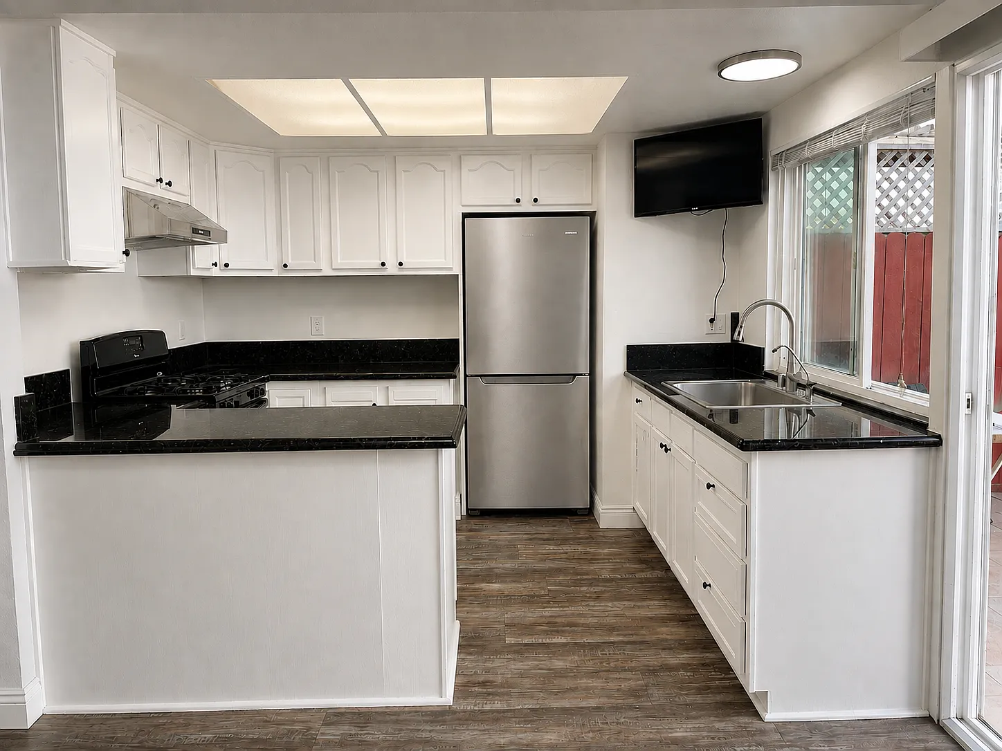 10058 San Juan Ct — Photo 1