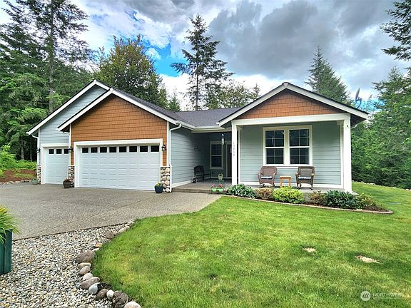 2nd image of 13939 Rainier View Lane SE