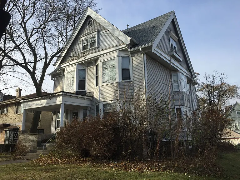 2863 N Downer Ave — Photo 11