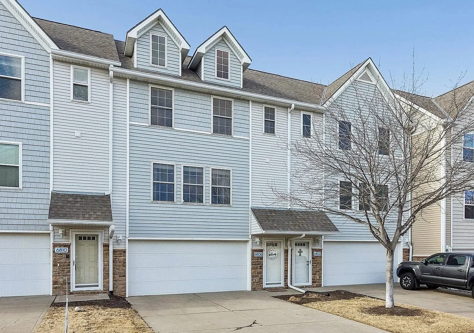 Comfortable 2-Bedroom, 2-Bath Home in the Heart of Millard — Photo 2
