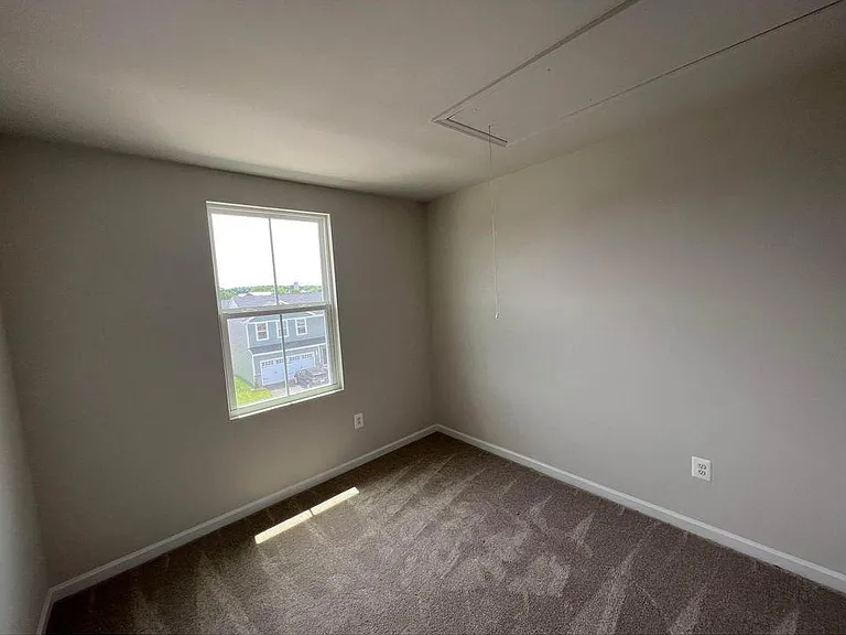 115 Butterfield Ave — Photo 19