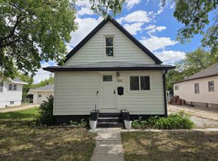 1105 W 2nd St, McCook, NE 69001