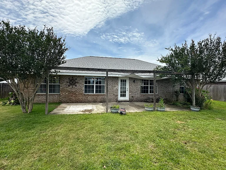 2160 Castle Grove Dr — Photo 3