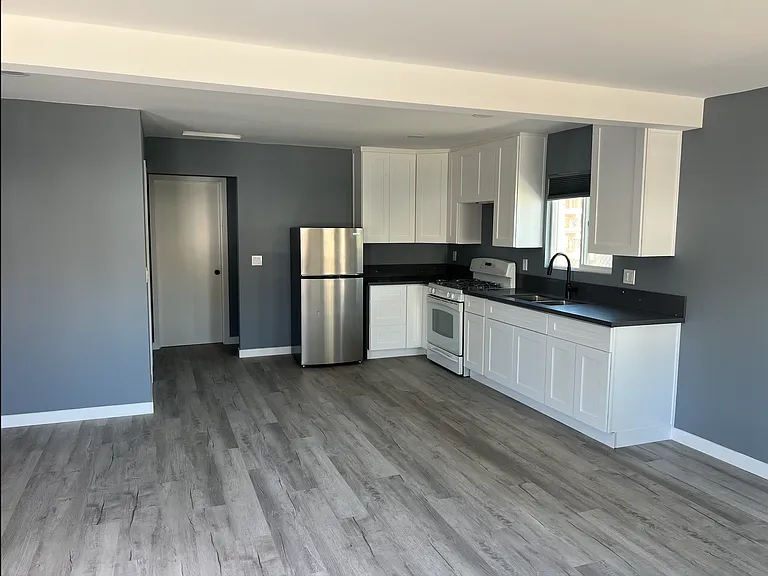 3660 Euclid Ave — Photo 9