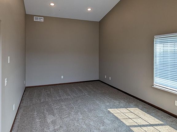 4th image of 1859 Ladbrook Ln