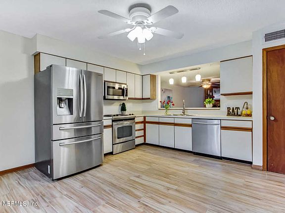 2nd image of 11072 Peppermill Ln