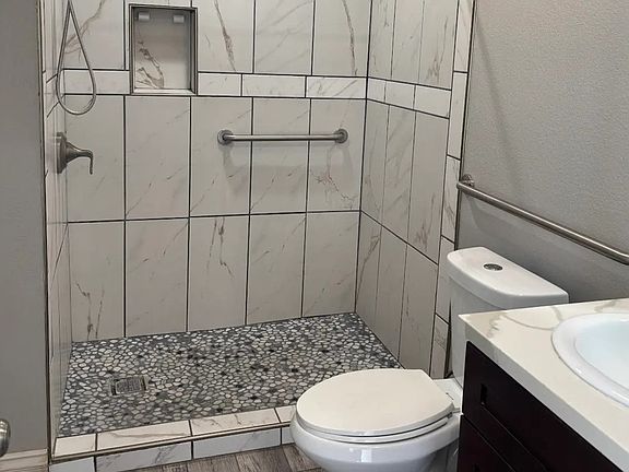 5th image of 1147 W Avenue H11