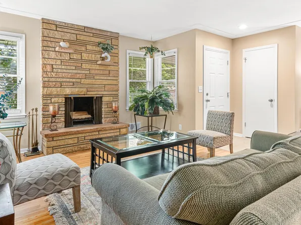 6318 Brooklyn Dr, Brooklyn Center, MN 55430