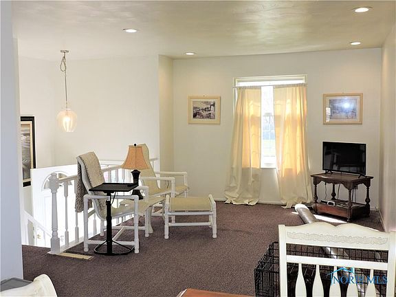 3rd image of 3969 Dalling Dr