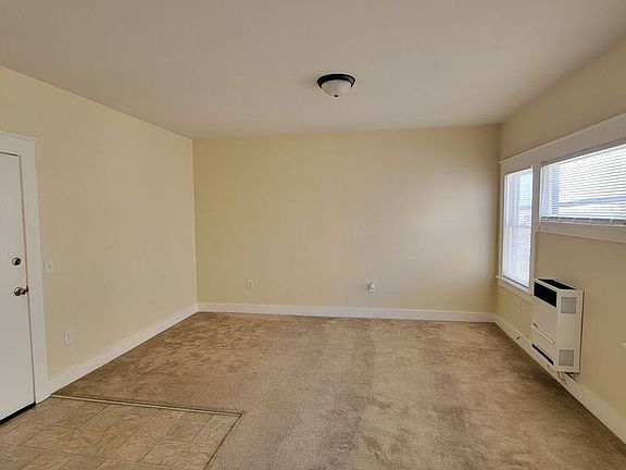 4th image of 626 W 7th St APT 5