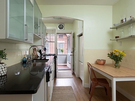 4th image of 15 Braemore Rd APT 5