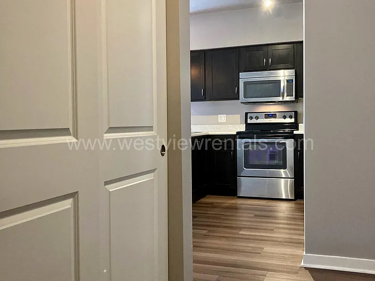 203 E Laurel St — Photo 46