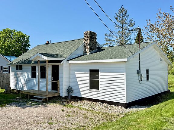 5th image of 998 Loomis St