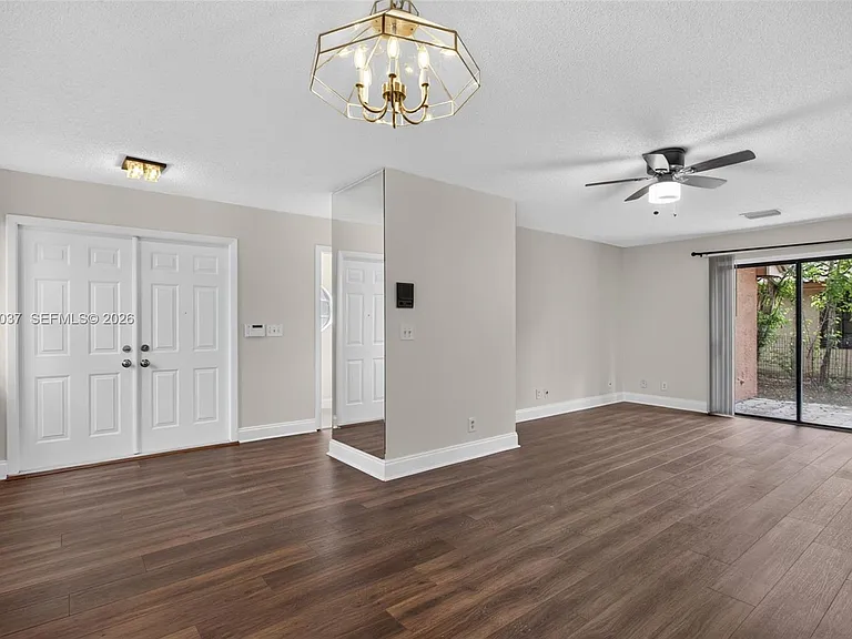 587 NW 38th Ave — Photo 12