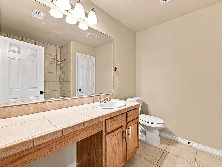 11707 Jarvis Dr — Photo 5