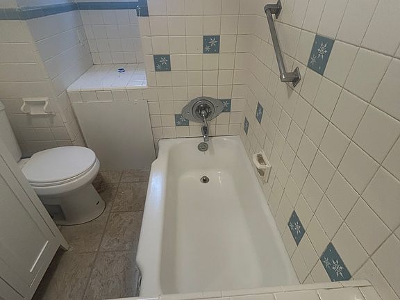 5th image of 309 N 6th St #4