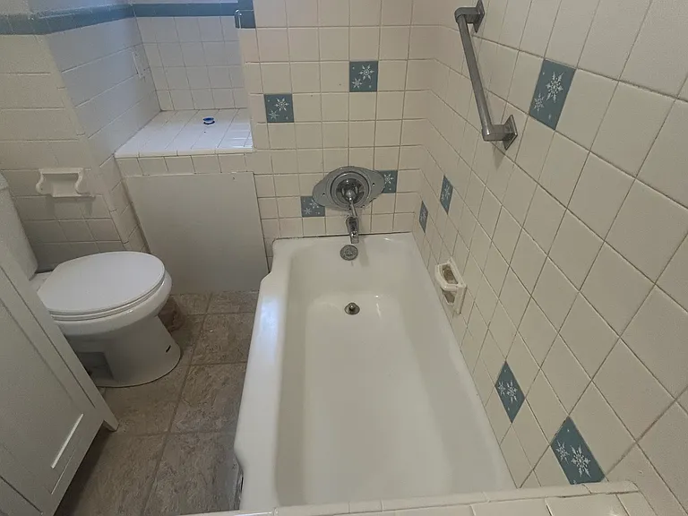 309 N 6th St #4 — Photo 5