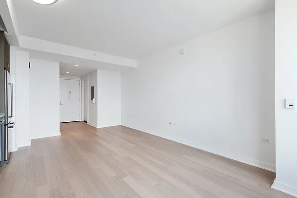 Rented by Greystar | media 17