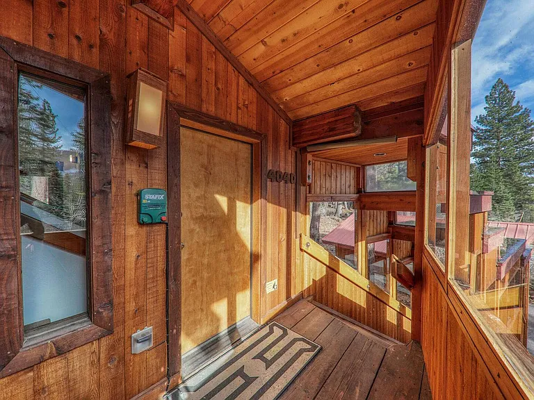 4040 Zermatt Rd — Photo 33