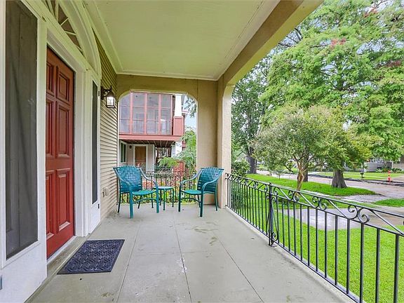 3rd image of 5612-14 Woodlawn Pl