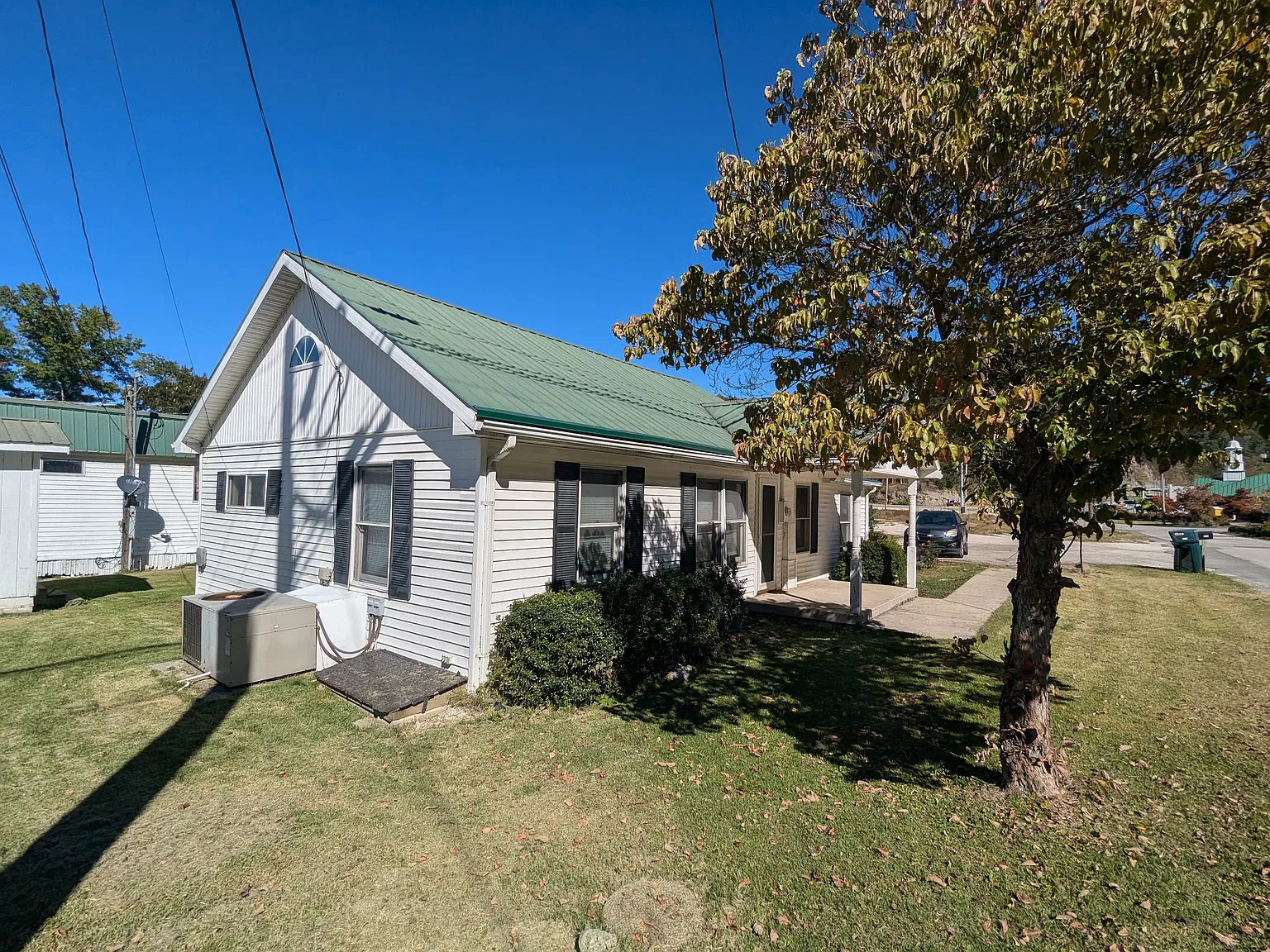 3 bed, $1,350 — Photo 3