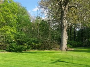 11901 Popes Head Rd, Fairfax, VA 22030