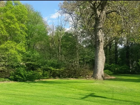 11901 Popes Head Rd, Fairfax, VA 22030