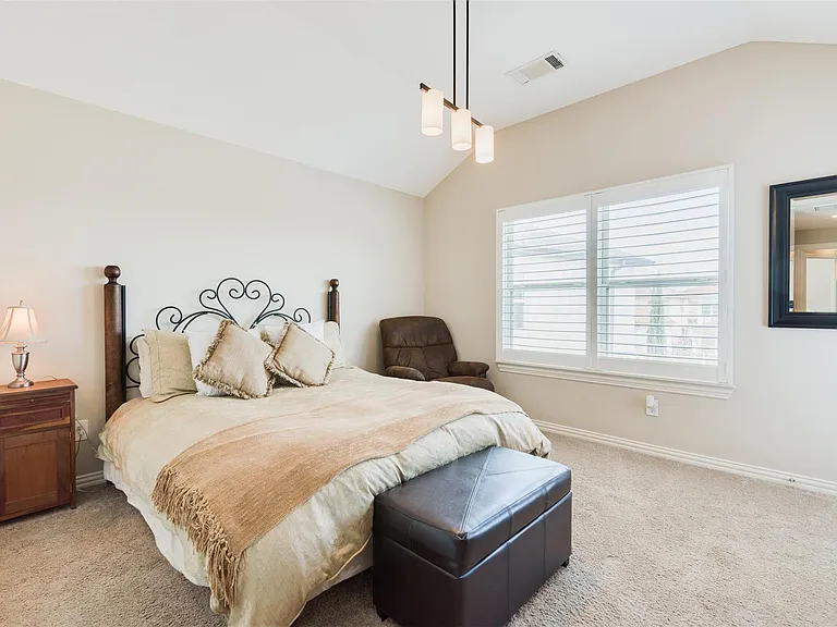 1826 Jade Hollow Ln — Photo 34