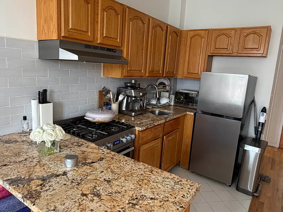 1699 Lexington Ave #4B