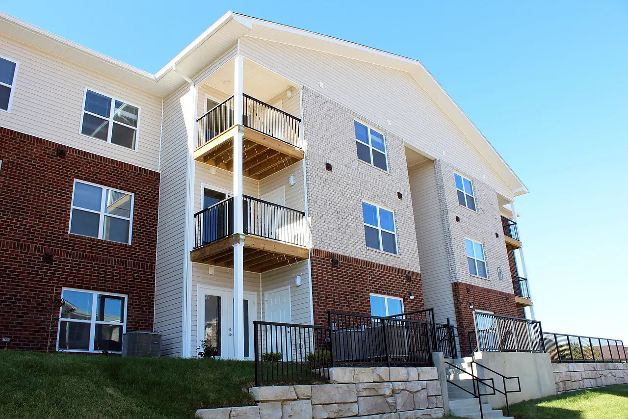 Oakdale Apartments — Photo 2