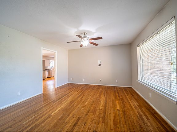 3rd image of 11030 Paddock Cir