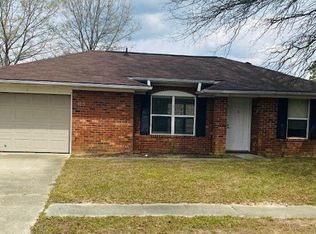 103 Morning Song Ct, Raeford, NC 28376